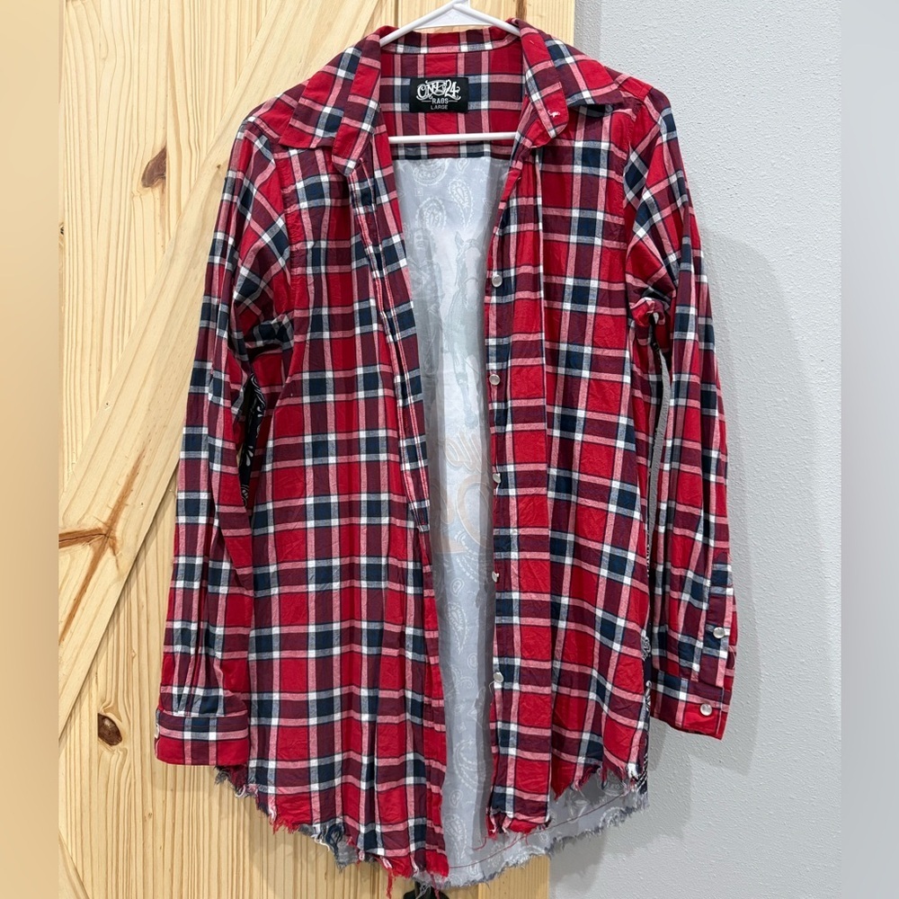 One 24 Rags Red Plaid Cowgirl Graphic Back Frayed Hem Flannel Shirt Large